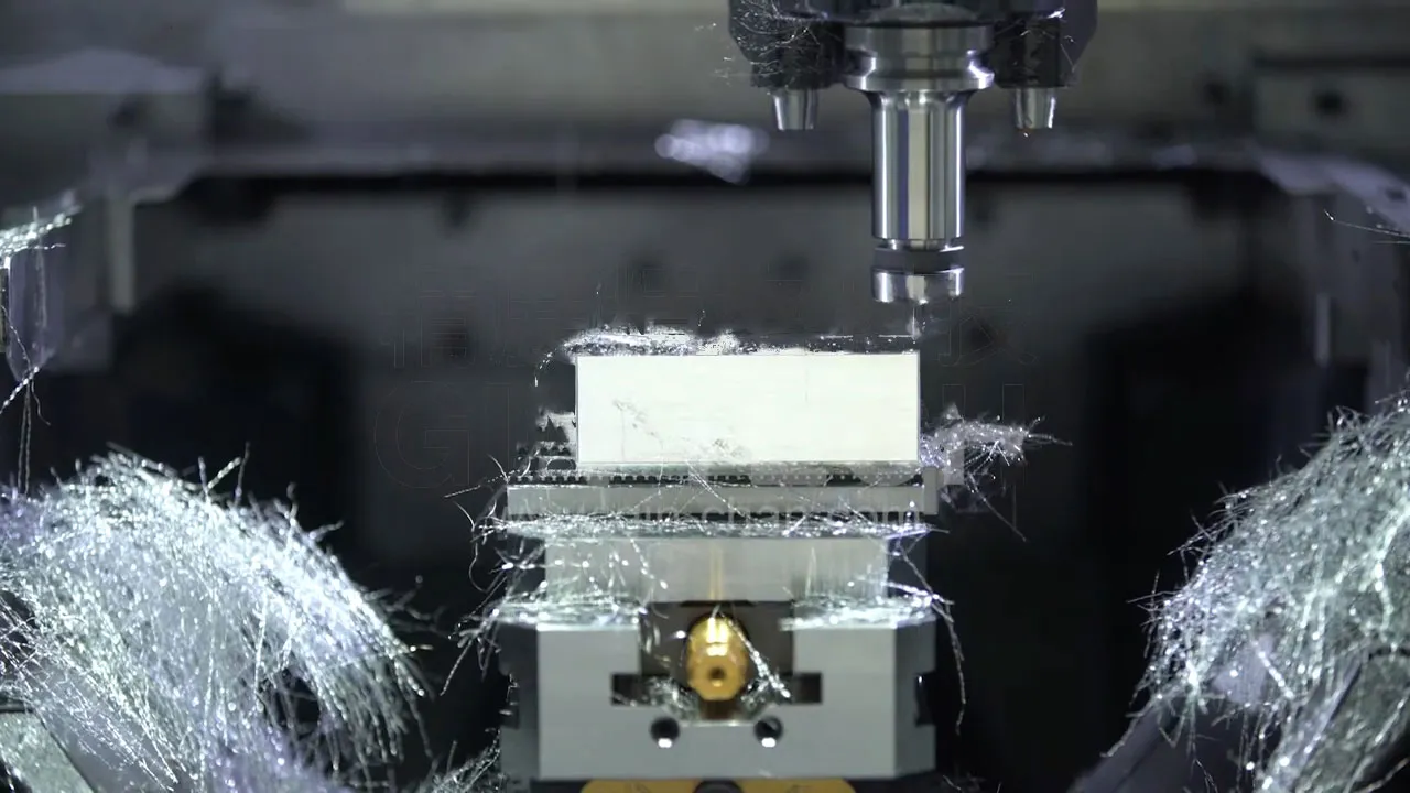 5軸加工機使用画像